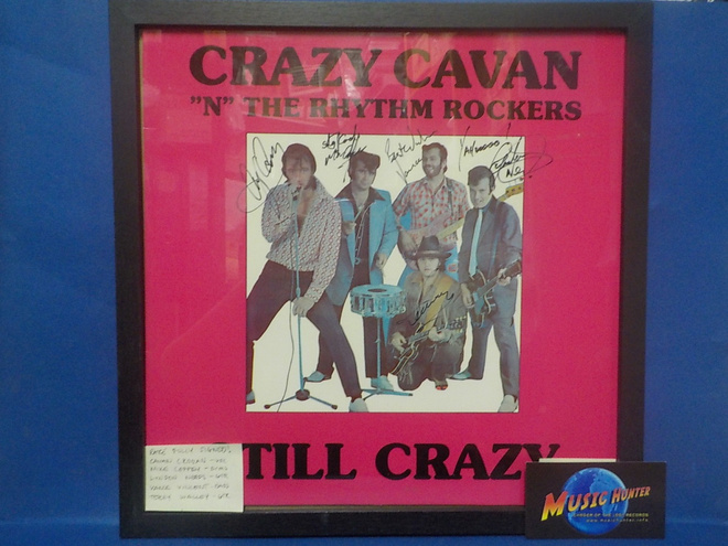 CRAZY CAVAN TAULU KOKO BÄNDIN NIMMAREILLA (W)