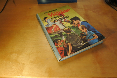 Enid Blyton: Viisikko jälleen yhdessä, sidottu, hyvä