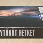 David Twohy: HYYTÄVÄT HETKET (1996) Charlie Sheen (UUSI) - pikkukuva 3