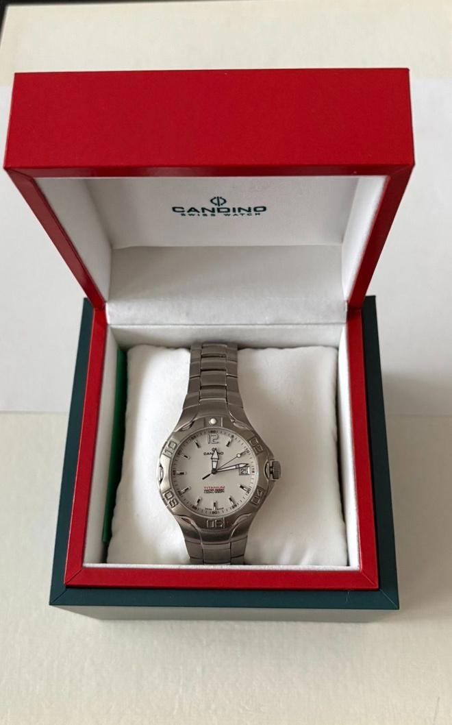 Miesten kellot Candino Titanium Water Resist 100 Swiss made.