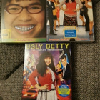 Ugly Betty kaudet 1-4 KOKO SARJA (kaudet 1-2, 4 UUSIA) - pikkukuva 1