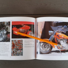 The Encyclopedia Of The Harley Davidson (Peter Henshaw 2010) - pikkukuva 5