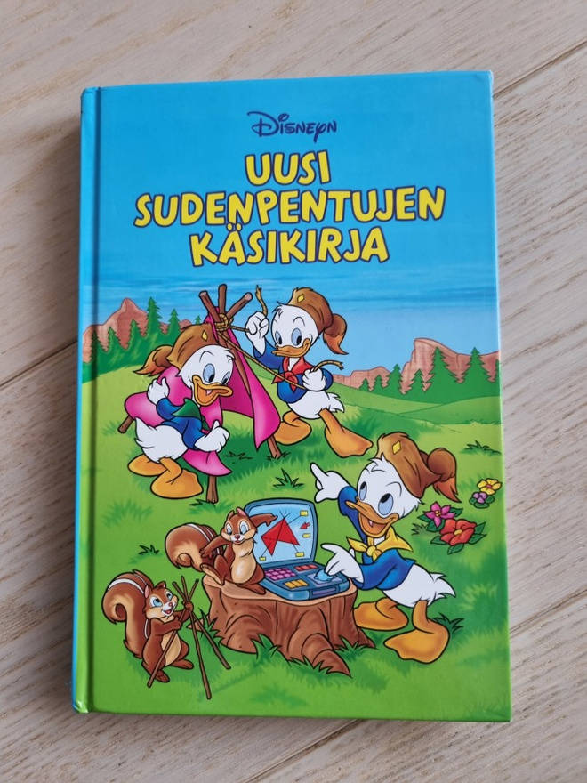 Disney Uusi sudenpentujen käsikirja