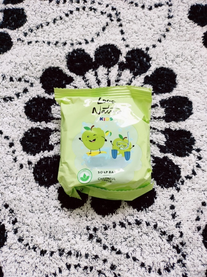 ~Oriflame Kids Cheerful Apple -palasaippua~
