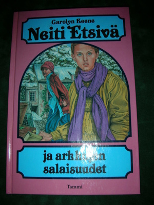 Keene: Neiti etsivä ja arkkujen salaisuudet