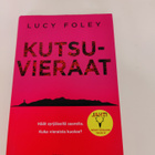 Lucy Foley; Kutsuvieraat - pikkukuva 1