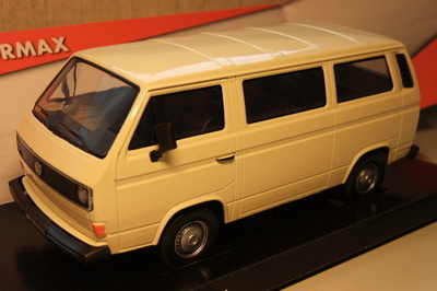 Volkswagen transporter T3 bussi -86 Valkoinen 1:24 ALE!