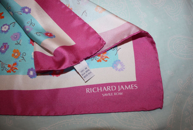 Huivi taskuliina Richard James silkki fine Italian silk