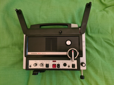 Chinon 8000 super 8 ääniprojektori