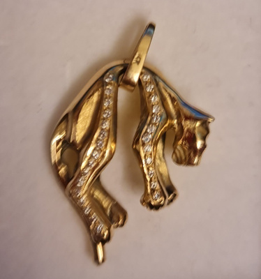 Upea täysin uniikki umpikultainen riipus, 14kt, 17,5g