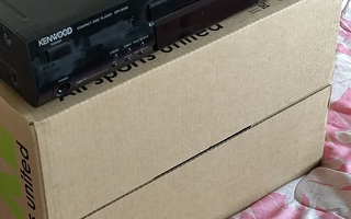 Kenwood DPF-2030 CD soitin + kaukosäädin