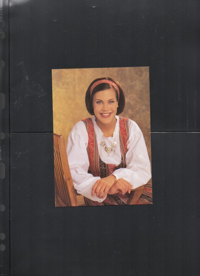 Postikortti. Paula-Tyttö