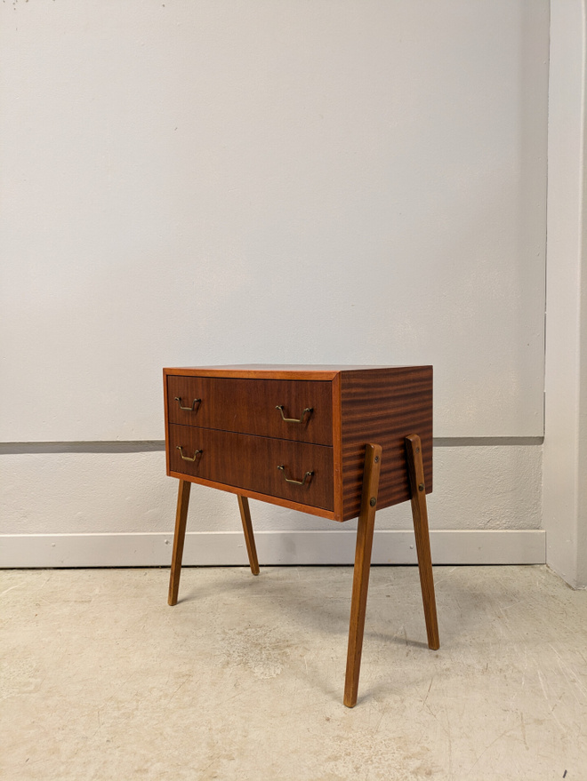 Teak lipasto 60-luku