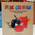 Pompom Pals - Create 14 Fuzzy Friends - Uusi - pikkukuva 1