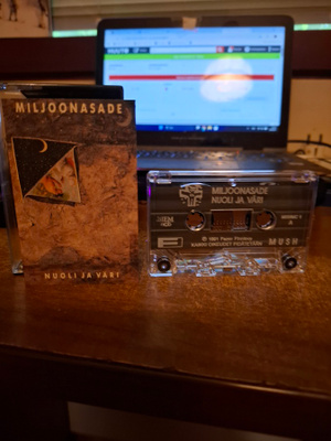Miljoonasade - Nuoli Ja Väri