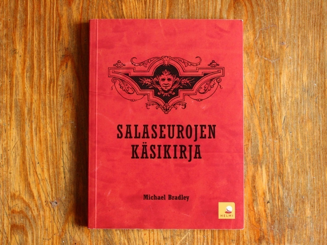 Michael Bradley - Salaseurojen käsikirja