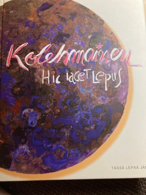 KOLEHMAINEN - TÄSSÄ LEPÄÄ JÄNIS