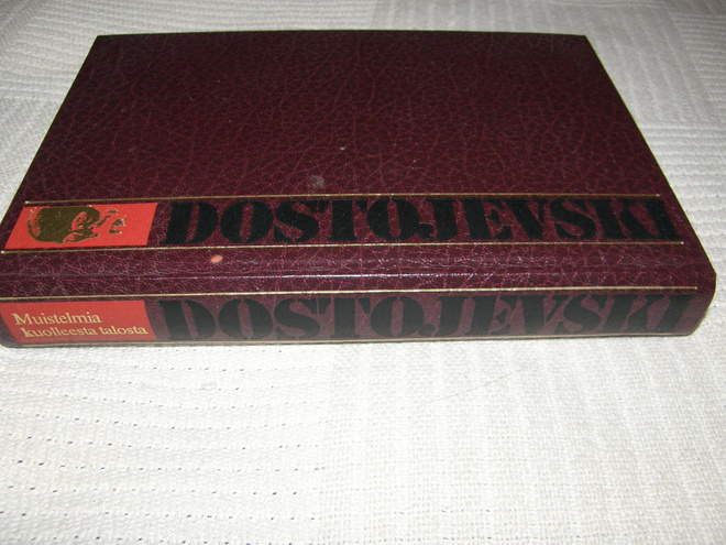 F.M. Dostojevski Muistelmia kuolleesta talosta  -sid