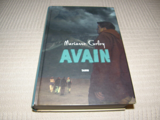 Marianne Curley Avain   -sid