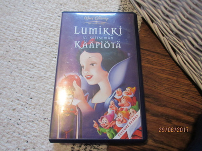 Disney Klassikko VHS Lumikki ja seitsemän kääpiötä