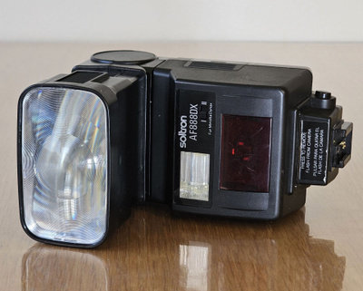 == Soltron AF-888DX Flash - Minolta / Sony Alpha