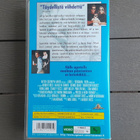 VHS: Luoteja, Ruutia Ja Vaippoja! (Dennis Quaid 1993) - pikkukuva 2