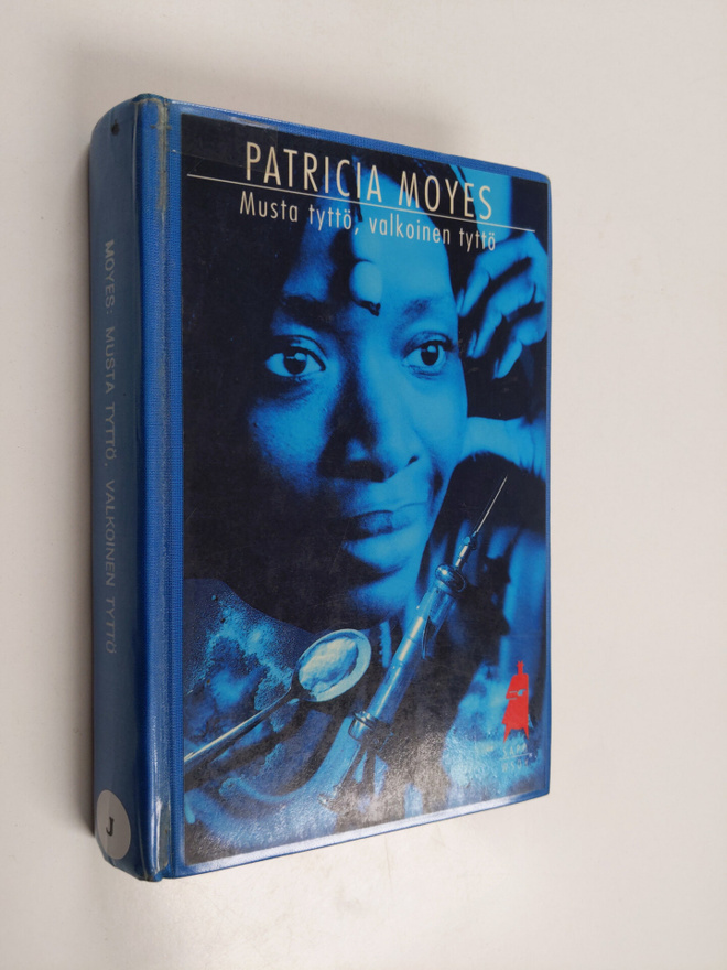 Patricia Moyes : Musta tyttö, valkoinen tyttö