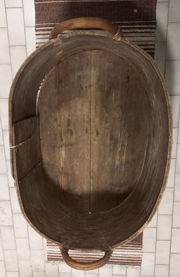 Museo/sisustuskohde Valtavan iso käsintehty vakka/leipävakka