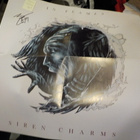 IN FLAMES SIREN CHARMS JULISTE NIMMARILLA - pikkukuva 2