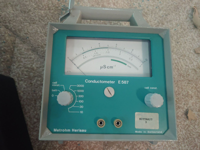 Metrohm Herisau E587 Analog Conductometer, konduktiomittari