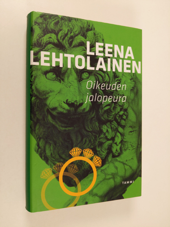 Leena Lehtolainen : Oikeuden jalopeura