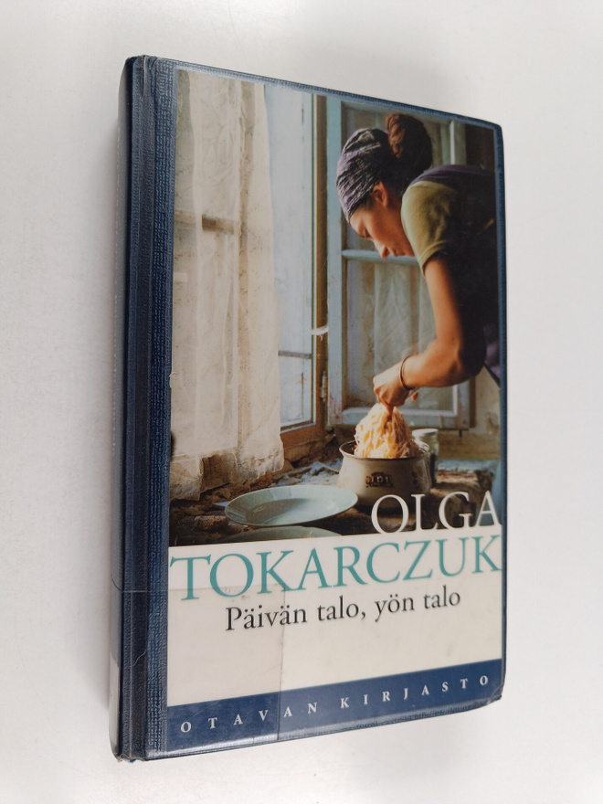 Olga Tokarczuk : Päivän talo, yön talo