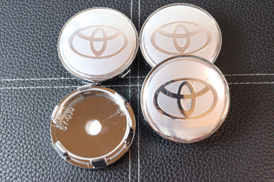 Toyota vannekeskiöt – Kromi-Hopea – 60mm (4kpl s
