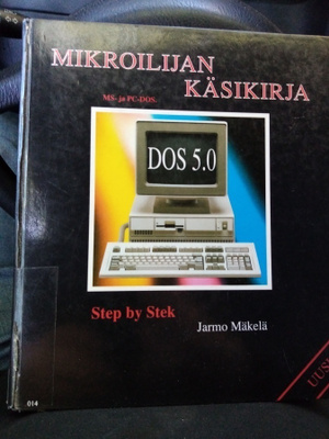 JARMO MÄKELÄ  :  MIKROILIJAN KÄSIKIRJA ( SIS POSTIKULU  )