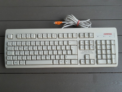 Compaq RT235BTWFN PS/2 Vintage Näppäimistö