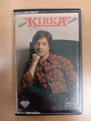 C-kasetti, Kirka: Kaksi puolta
