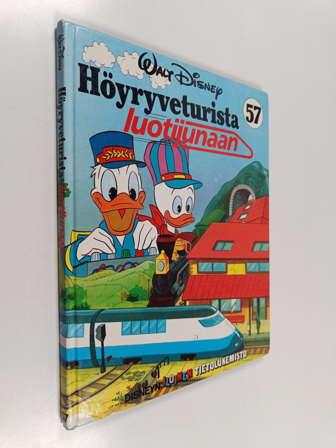 Walt Disney : Höyryveturista luotijunaan