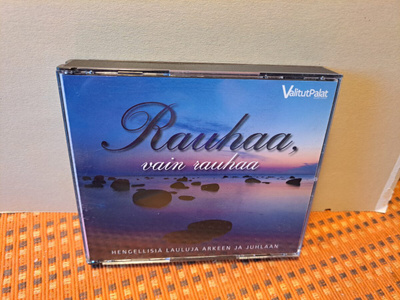 Rauhaa,vain rauhaa:hengellisiä lauluja arkeen ja juhlaan 4CD