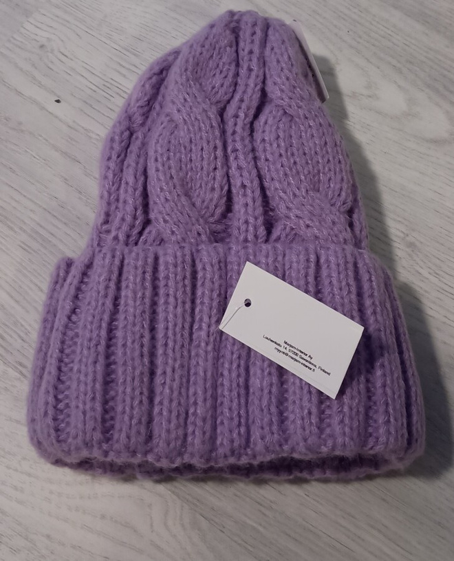 Uusi vaalean violetti pipo