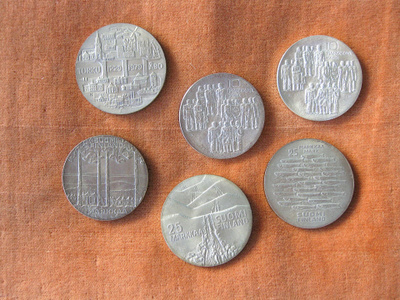 Hopeajuhlarahat 6 kpl. 1975 - 79.