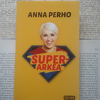 Anna Perho - Superarkea (pokkari) - pikkukuva 1