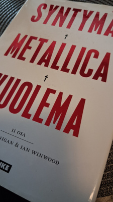 Metallica kirjat