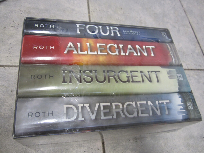 Divergent Series Four-Book Hardcover Gift Set: Divergent, In