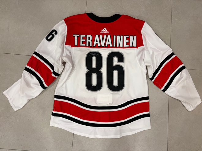Teuvo Teräväinen gameworn Hurricanes