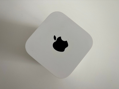 Apple AirPort Extreme -reititin (Malli A1521, ac tornimalli)