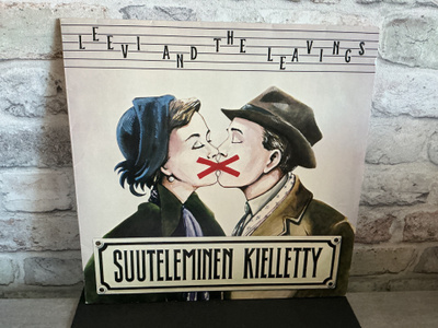LEEVI AND THE LEAVINGS: Suuteleminen Kielletty Lp levy