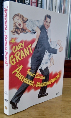 Arsenikkia ja vanhoja pitsejä DVD