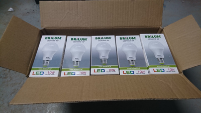 10kpl LED E27 Lamppu 10w 4000k 720 Lumenia