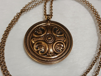 Kalevala Koru Räisälän -riipus,  kaulakoru Pronssi