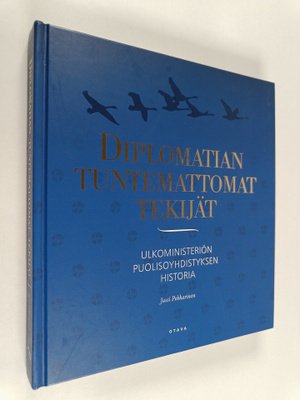 Jussi Pekkarinen : Diplomatian tuntemattomat tekijät : Ul...